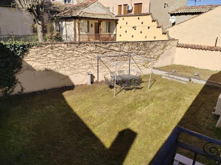 Вілла Casa Bajo El Acueducto Con Plaza De Garaje Сеговія Екстер'єр фото